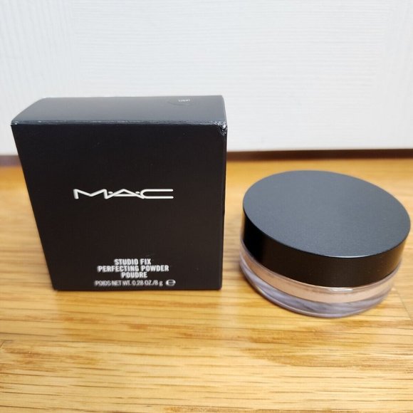 MAC Cosmetics | Studio Fix Perfecting Loose Powder - Picture 1 of 3